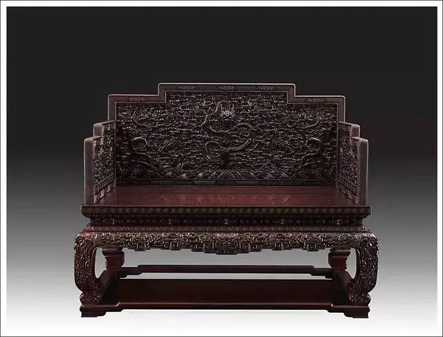 Throne of "Water Wave Cloud Dragon" Throne with Eight Treasures Cloud Bat Pattern, Emperor Qianlong, China  -  HK$85,780,000